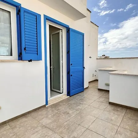 Casa Monica Terrazza Hébergement de vacances Torre San Giovanni